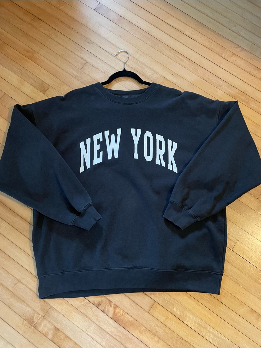 BRANDY MELVILLE John Galt New York Crewneck Sweatshirt Oversized Washed Black